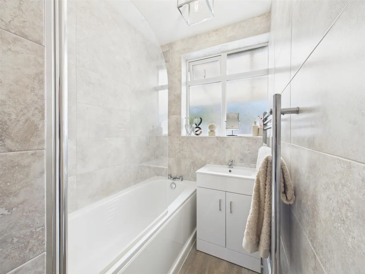 Willow Grove, Ruislip, HA4 6DG, photo 9