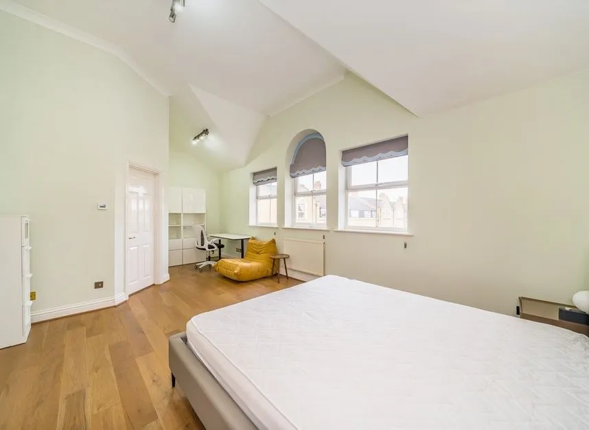 Clearwater Place, Surbiton, KT6, photo 5