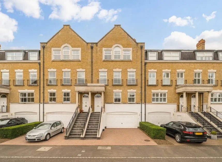 4 bed house to rent, Clearwater Place, Surbiton, KT6