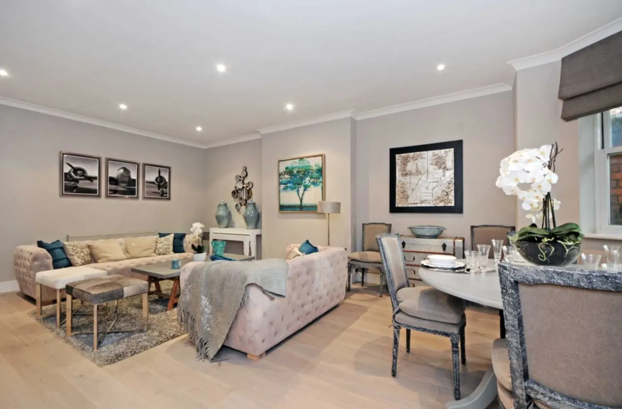 London, NW3, photo 3