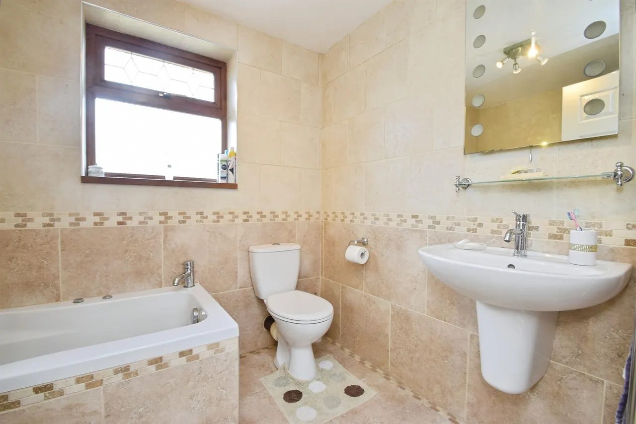 Fairview Road, Swansea, SA5, photo 13