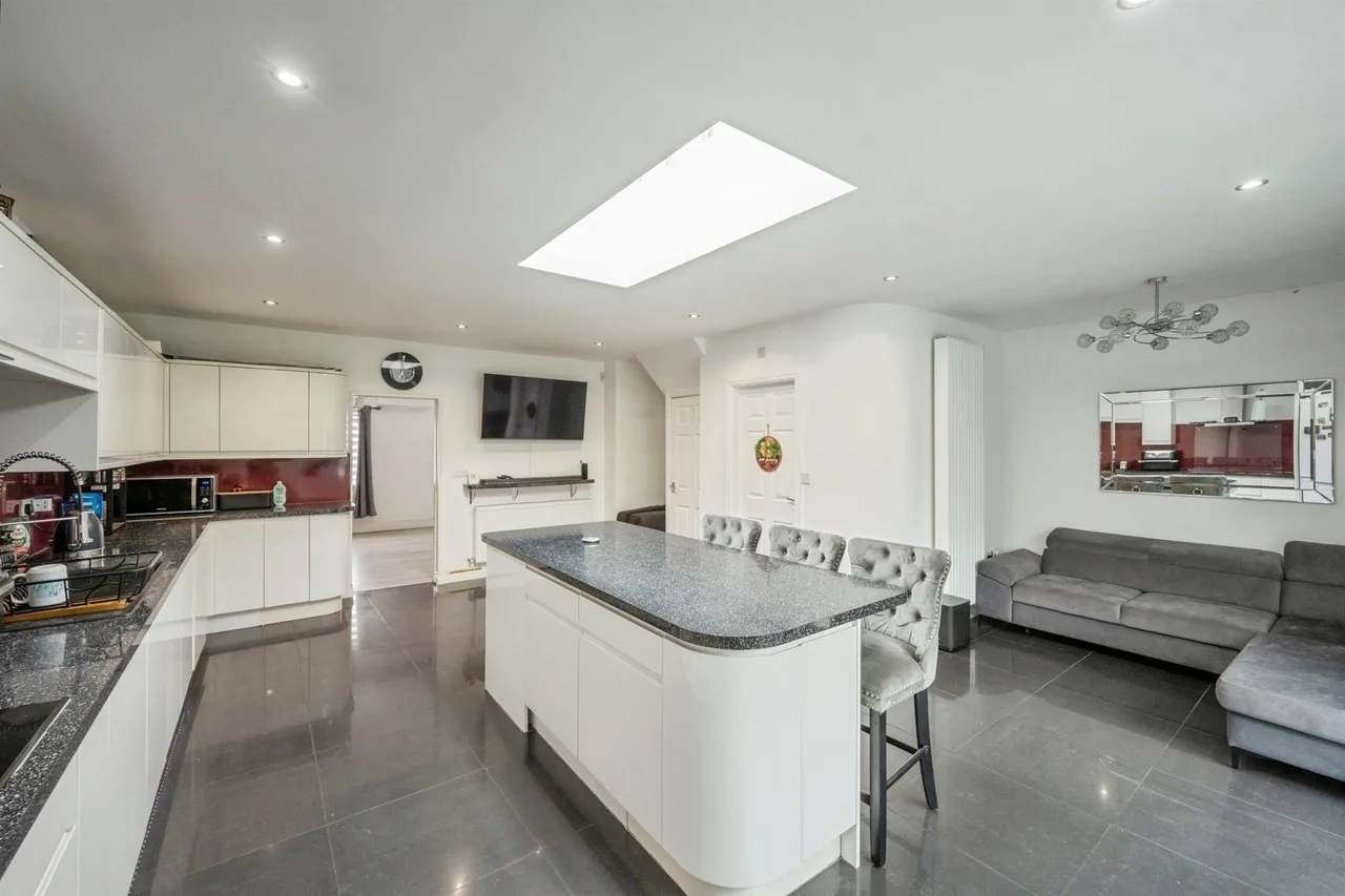 Crewe Road, Bircotes, Doncaster, photo 11