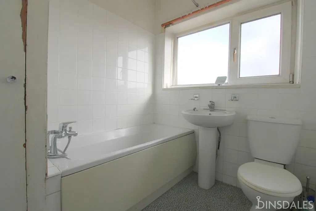 Lingwood Avenue, Bradford BD8 9PR, photo 4