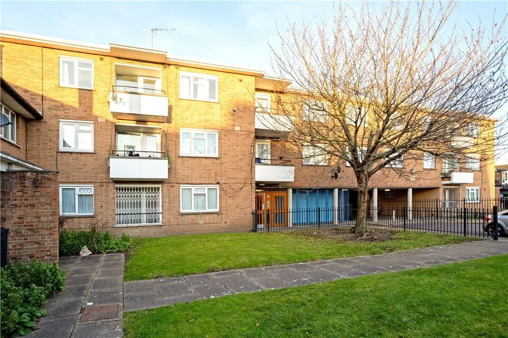 Bedser Court, Clarence Walk, London, SW4, photo 4