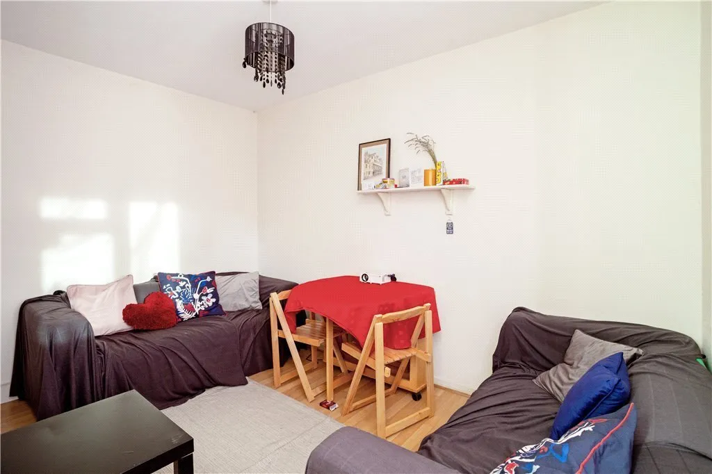 Bedser Court, Clarence Walk, London, SW4, photo 2