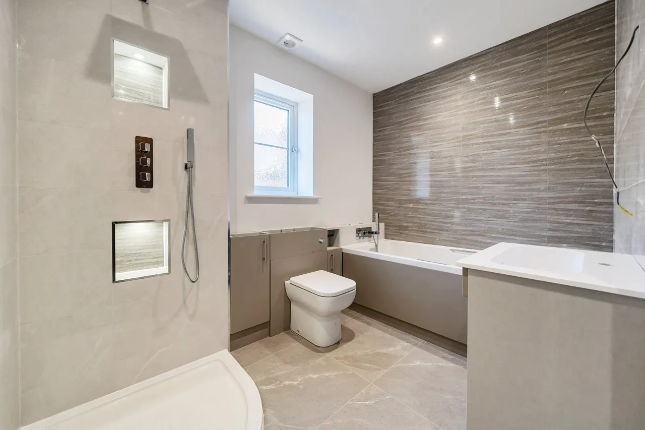 Southwick Road, North Boarhunt, PO17, photo 15