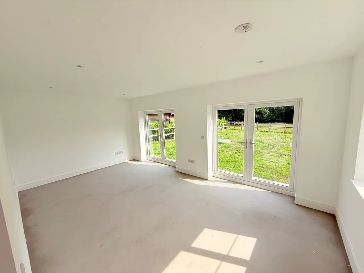 Southwick Road, North Boarhunt, PO17, photo 9
