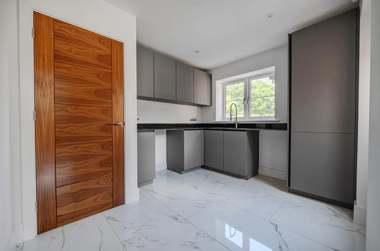Southwick Road, North Boarhunt, PO17, photo 19