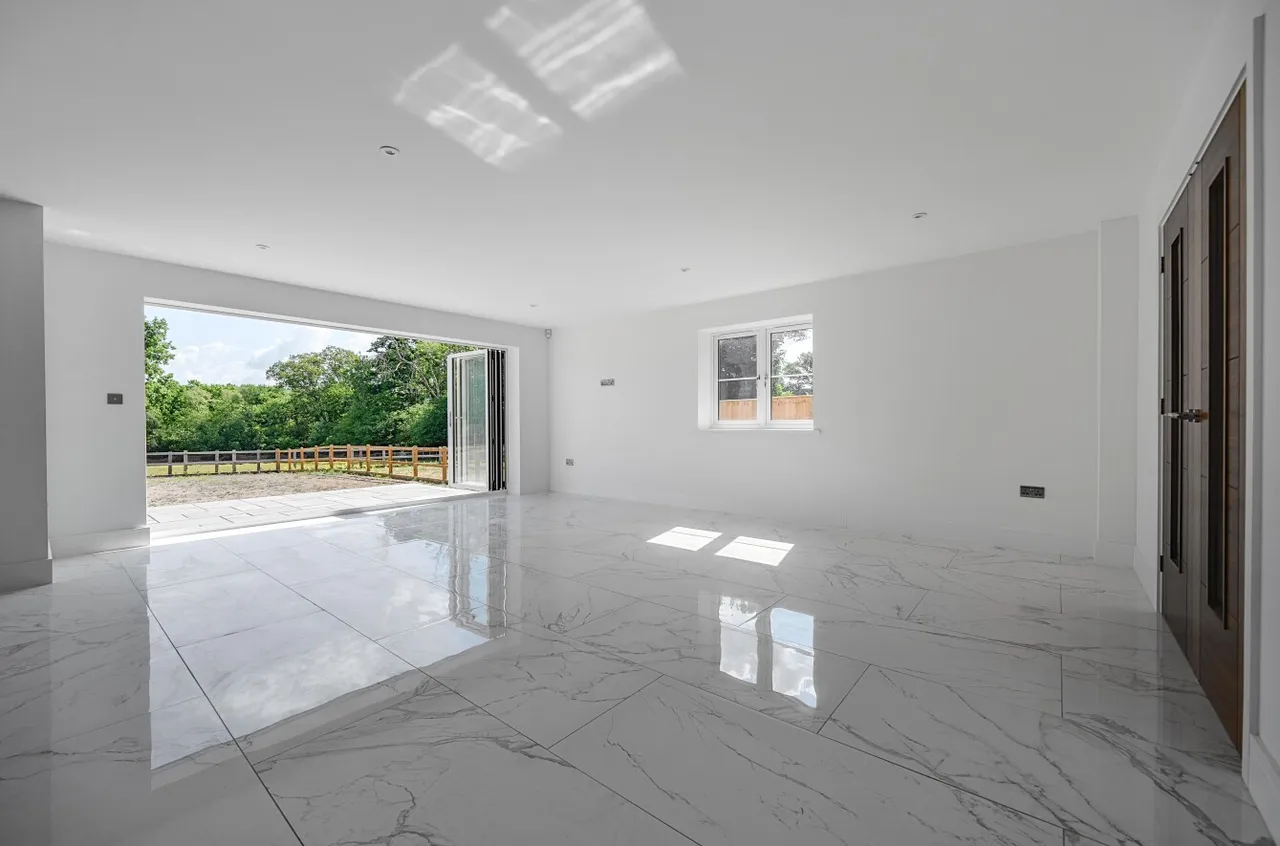 Southwick Road, North Boarhunt, PO17, photo 18