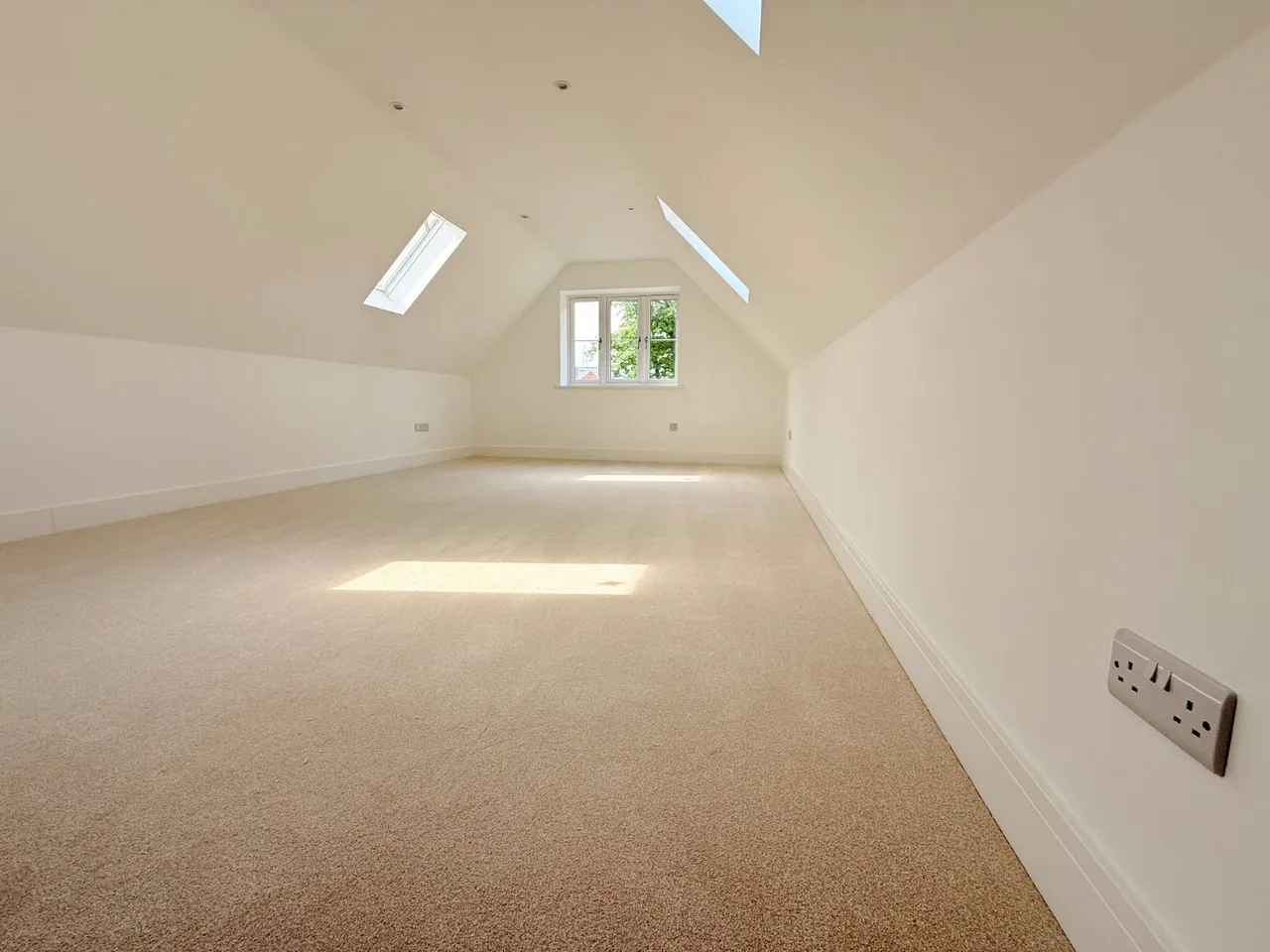 Southwick Road, North Boarhunt, PO17, photo 10