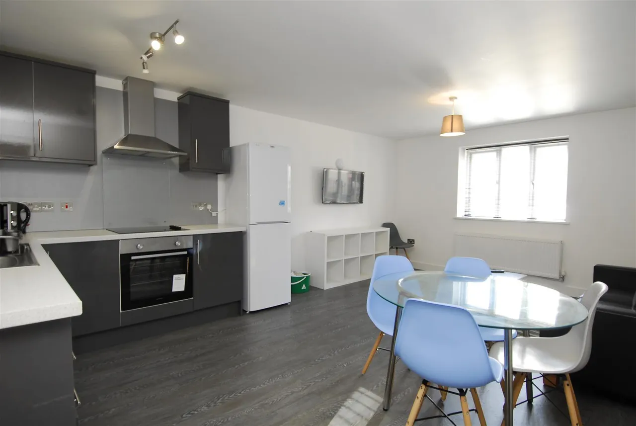 2 bed flat to rent, Belgrave Manor, Plymouth