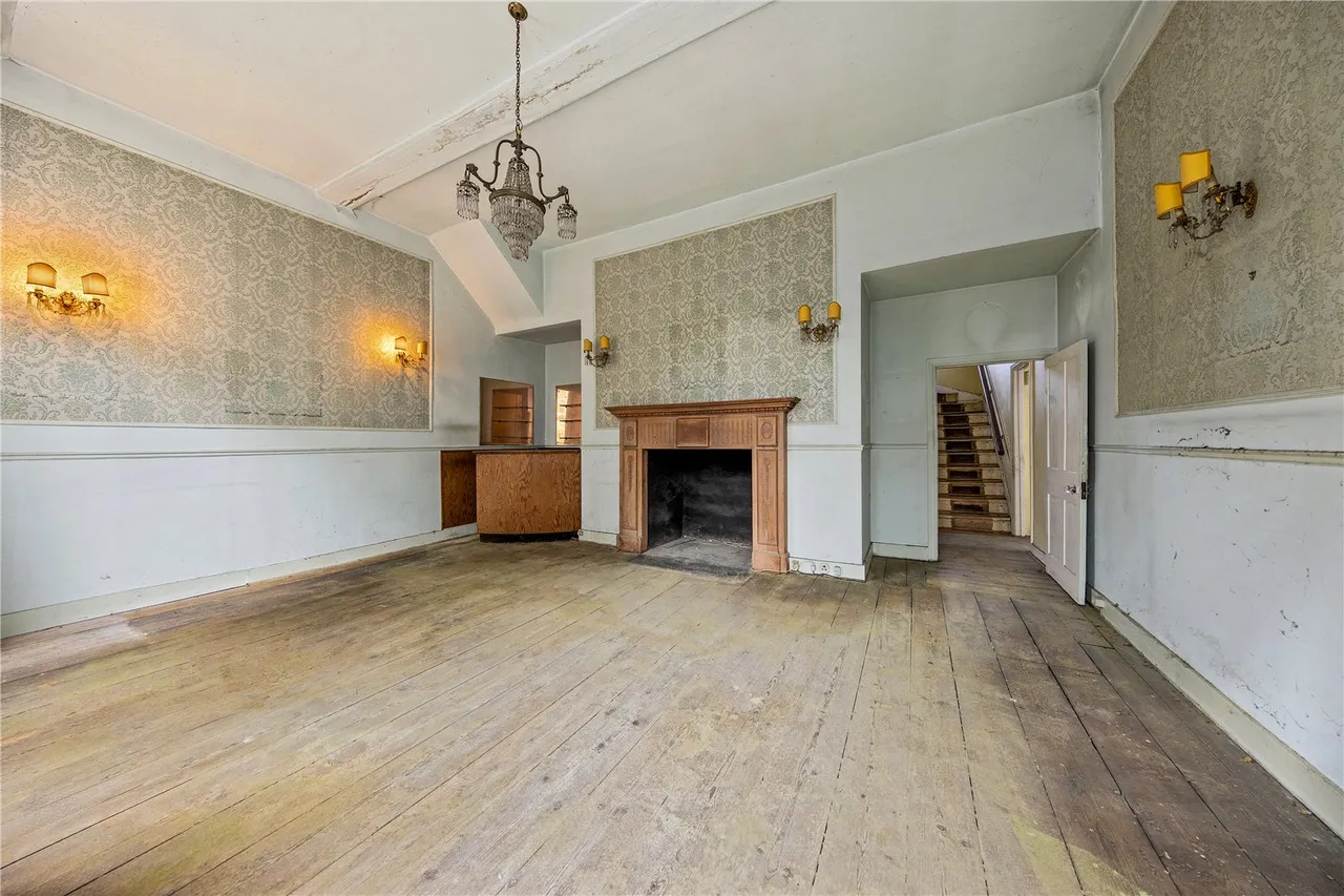 West Hall Road, TW9, photo 3