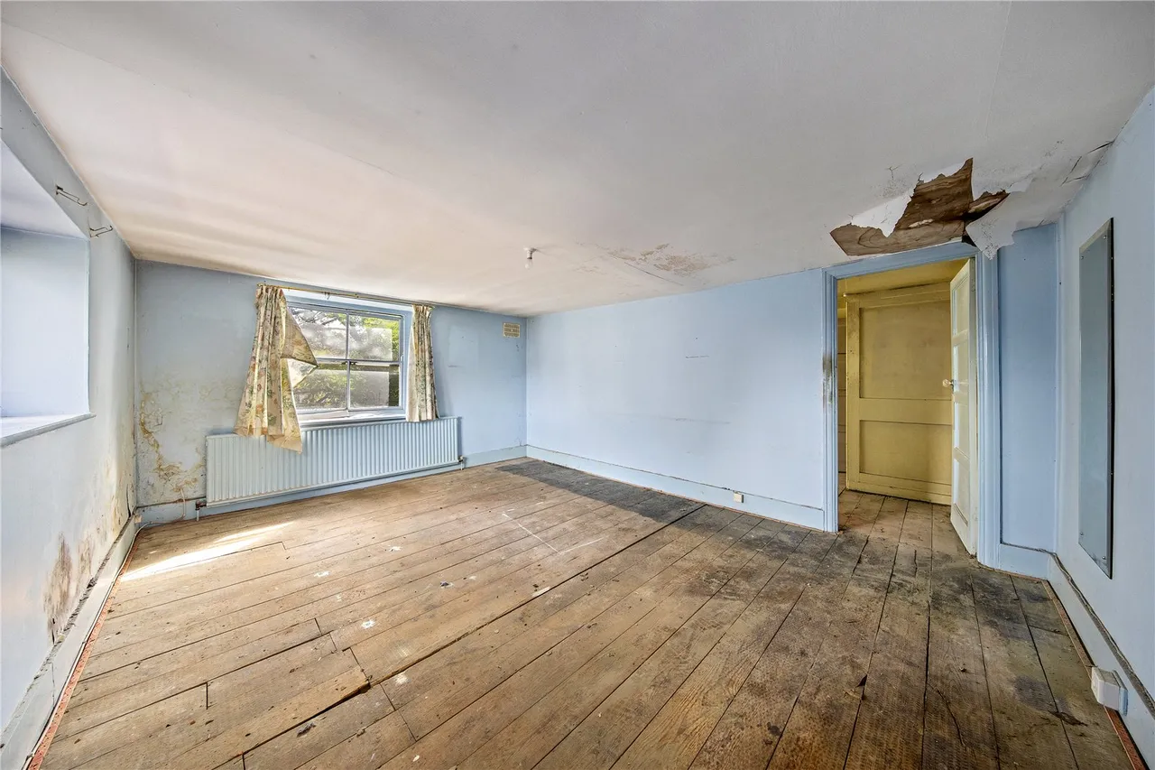West Hall Road, TW9, photo 9