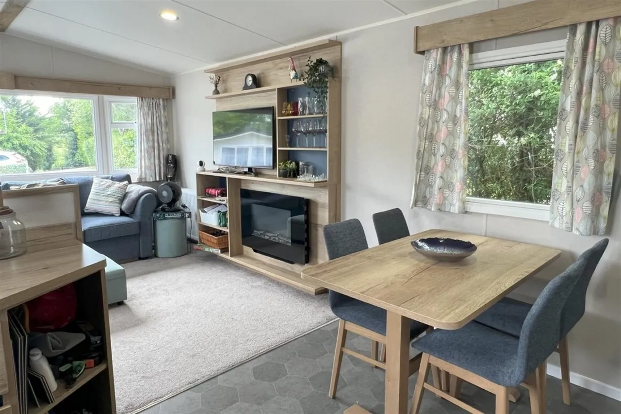 Oakdene Forest Holiday Park, St. Leonards, Ringwood, photo 5