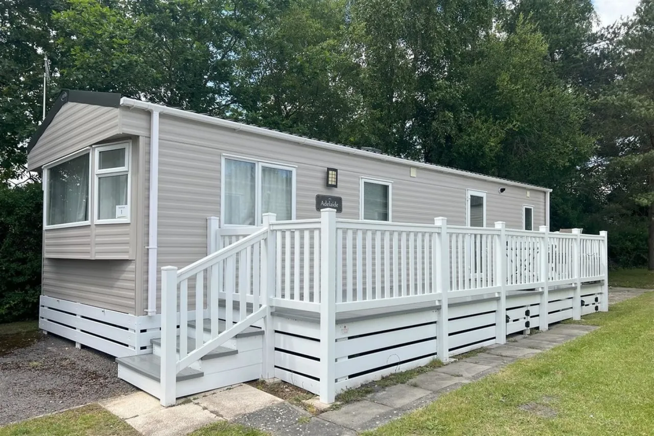 2 bed park home for sale — Oakdene Forest Holiday Park, St. Leonards, Ringwood