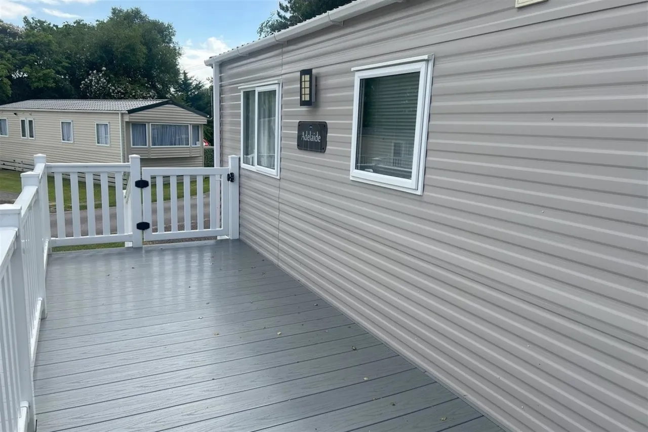 Oakdene Forest Holiday Park, St. Leonards, Ringwood, photo 2