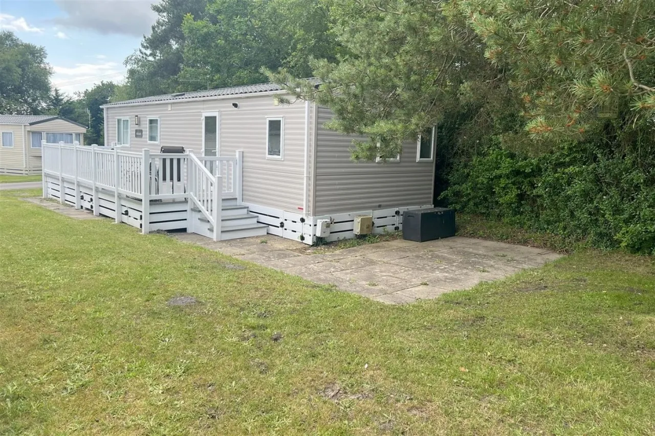 Oakdene Forest Holiday Park, St. Leonards, Ringwood, photo 3