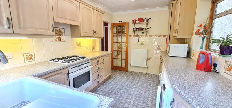 Eastwood Old Road, Leigh-On-Sea, Essex, SS9 4RS, photo 6