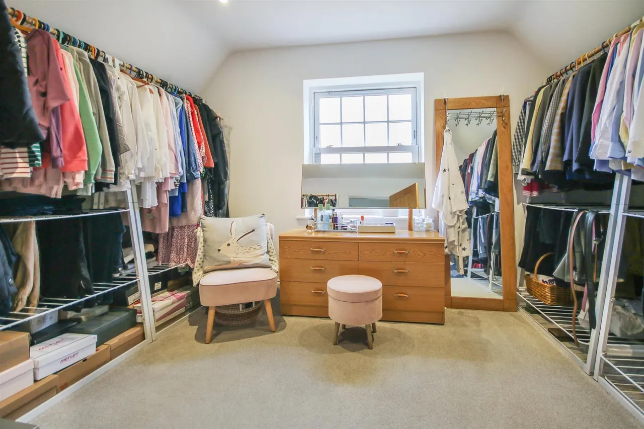 High Street, Cheveley, CB8, photo 23