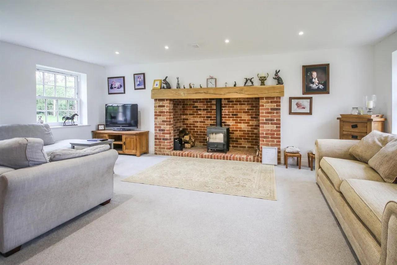 High Street, Cheveley, CB8, photo 13