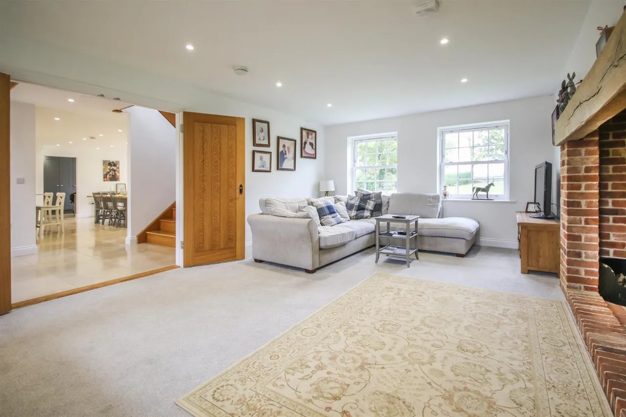 High Street, Cheveley, CB8, photo 11