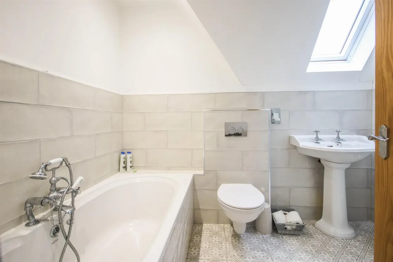 High Street, Cheveley, CB8, photo 25