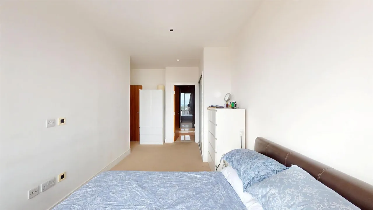 Longfield Avenue, London, W5, photo 11