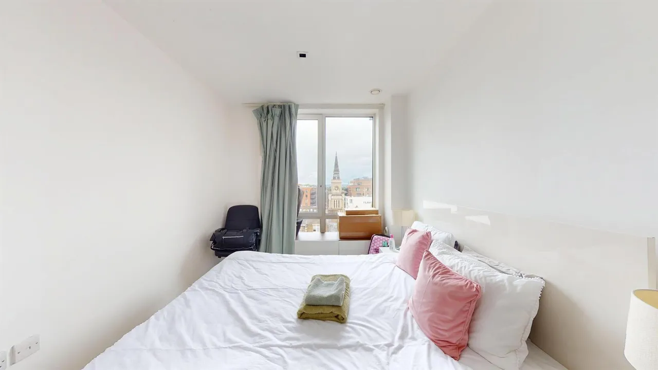 Longfield Avenue, London, W5, photo 17