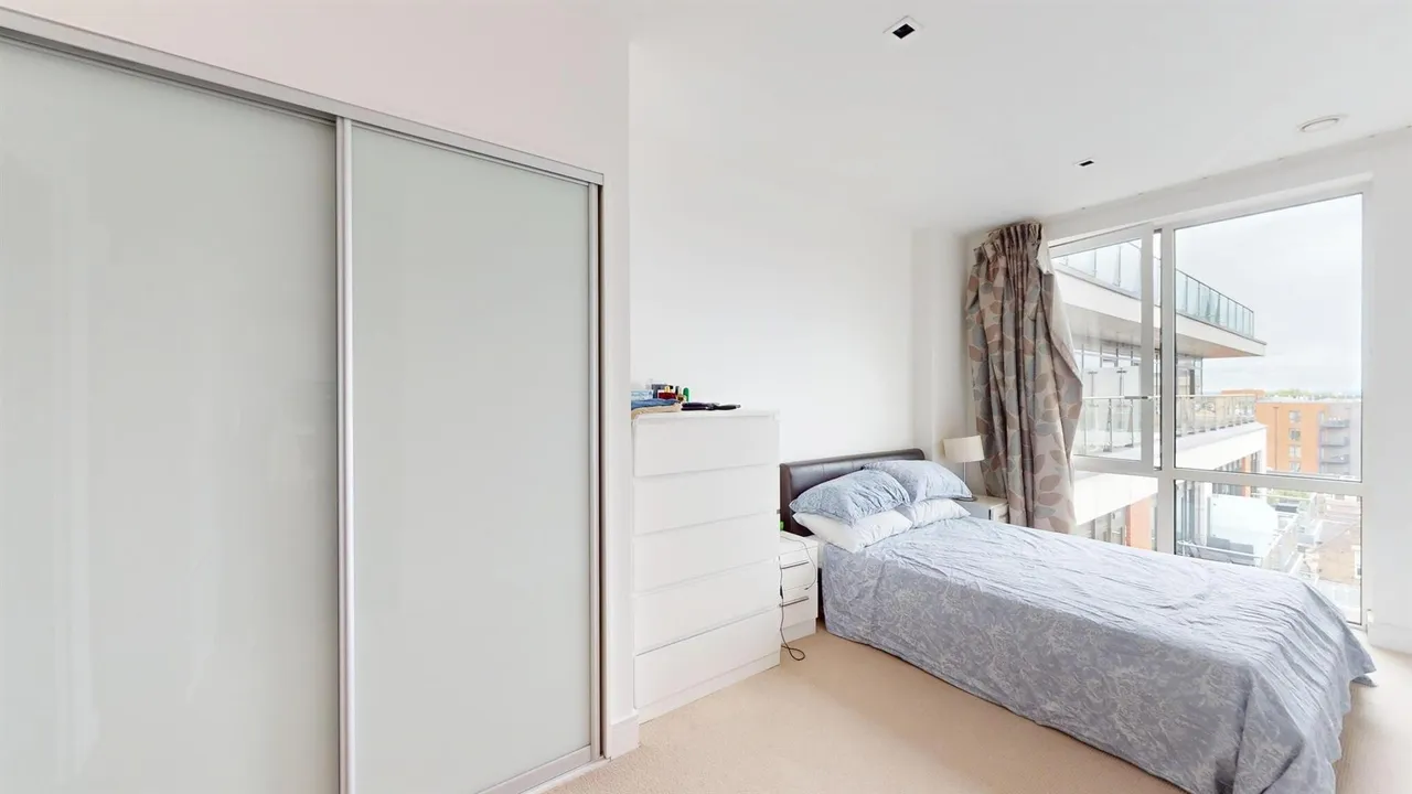 Longfield Avenue, London, W5, photo 10