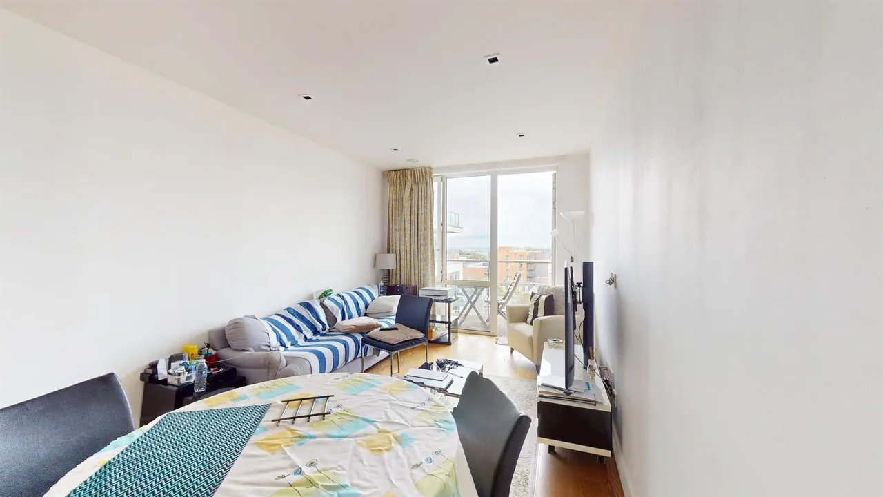 Longfield Avenue, London, W5, photo 4