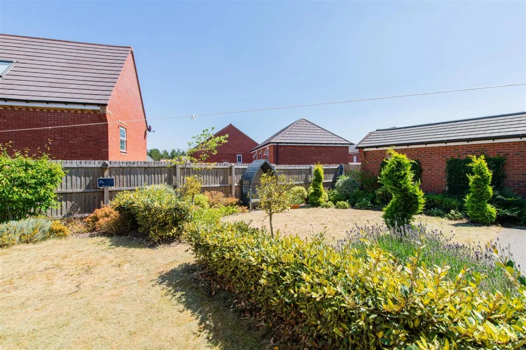 Blisworth Road, Barton Seagrave, photo 18