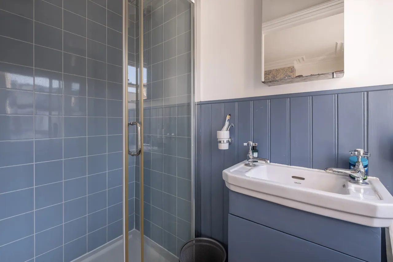 Wilton Avenue, London, W4, photo 10
