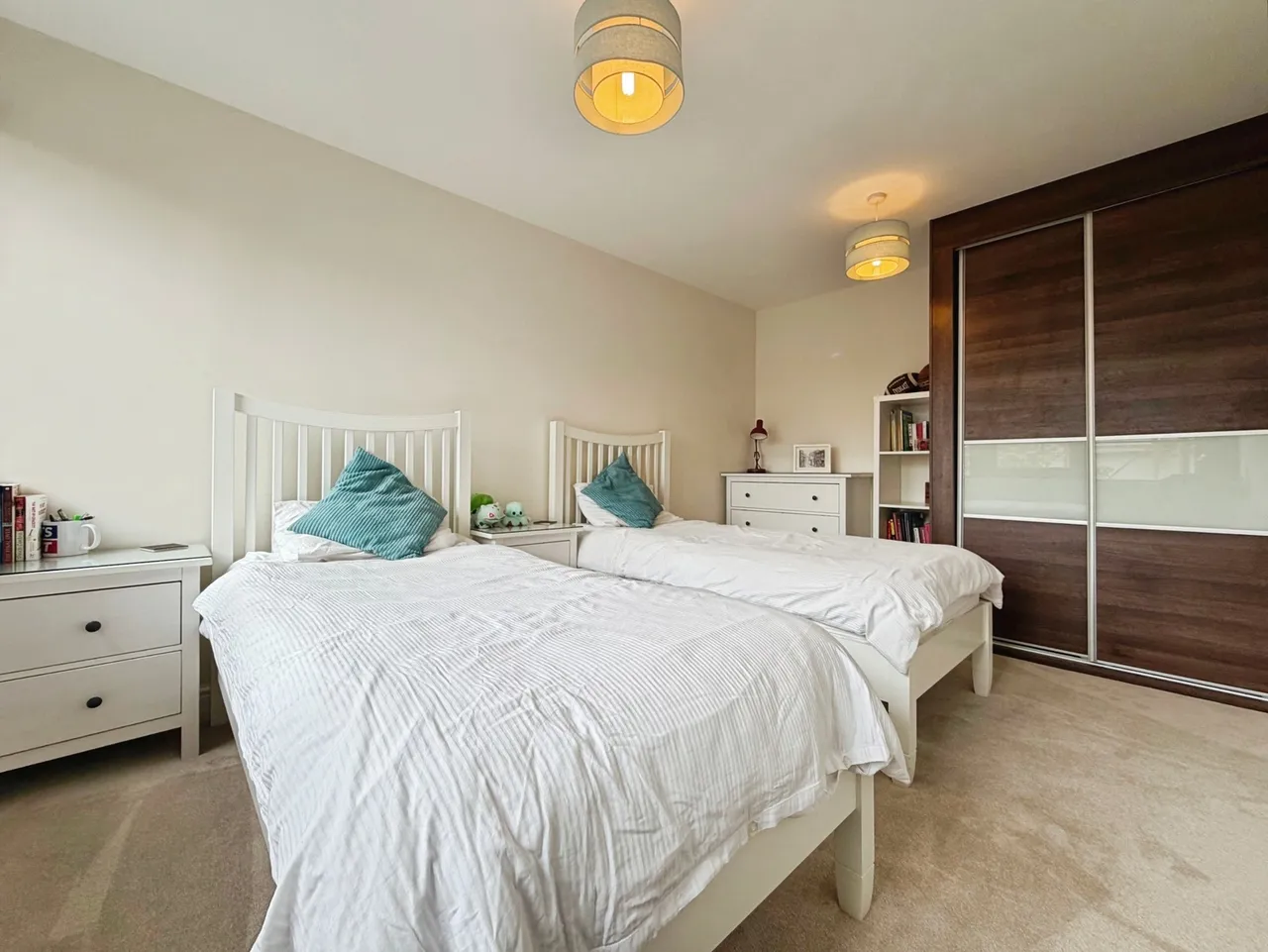 Kestrel Road, Farnborough, GU14, photo 5