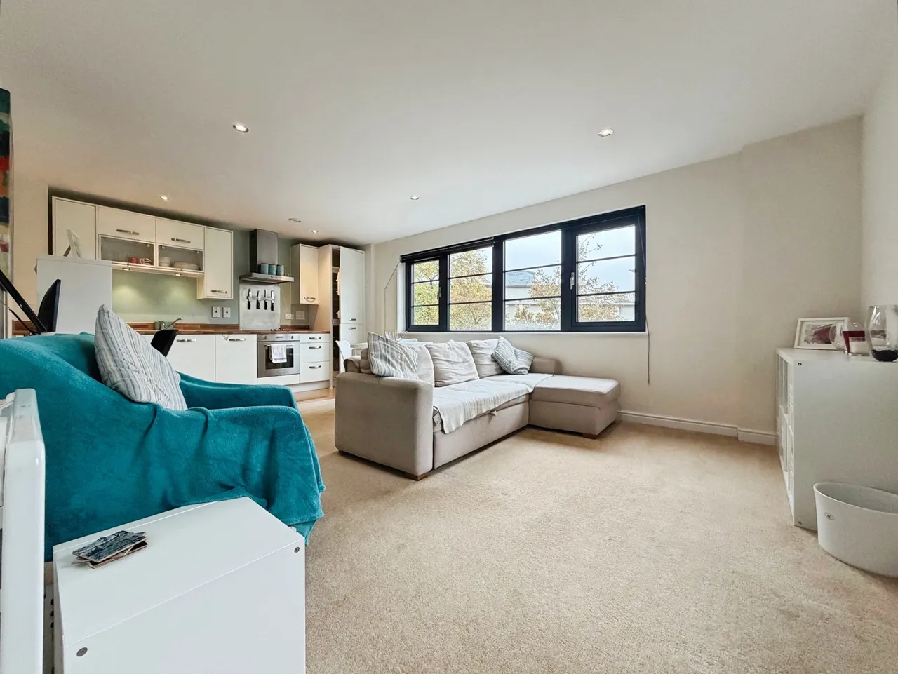 Kestrel Road, Farnborough, GU14, photo 2
