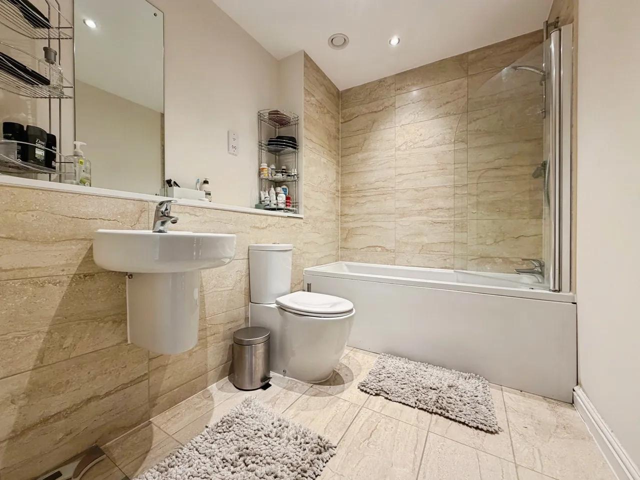 Kestrel Road, Farnborough, GU14, photo 4