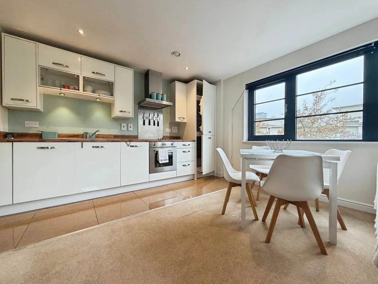 Kestrel Road, Farnborough, GU14, photo 6