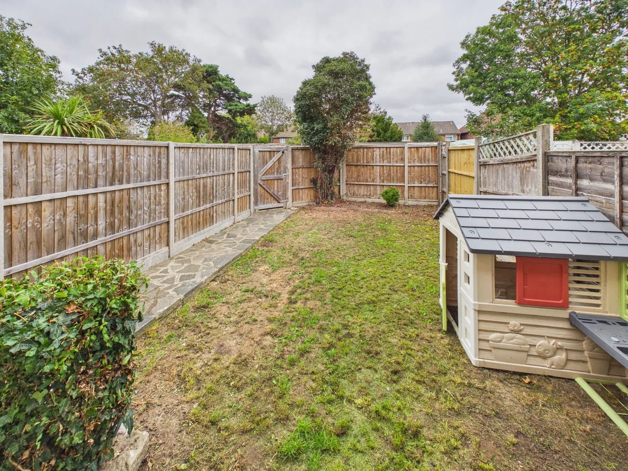 Ashford Crescent, Ashford, TW15, photo 8