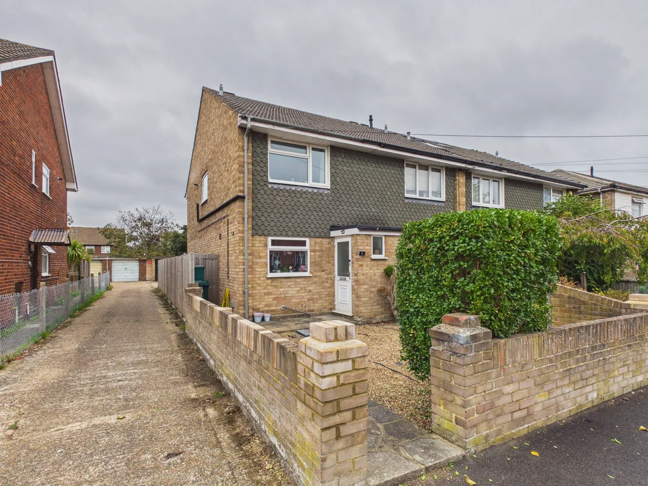 2 bed house for sale, Ashford Crescent, Ashford, TW15