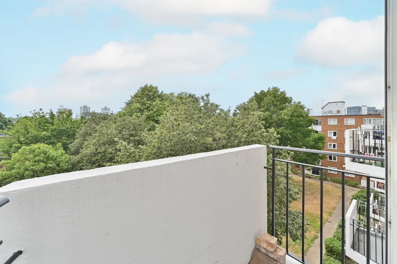 20 Trevithick House, Deeley Road, London, photo 7