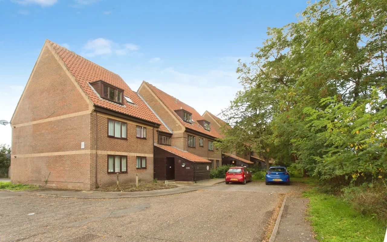 Armstrong Close, Newmarket, CB8, photo 2