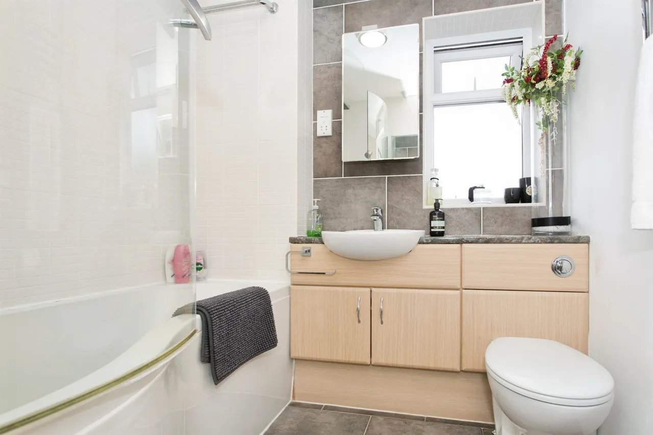 Armstrong Close, Newmarket, CB8, photo 10