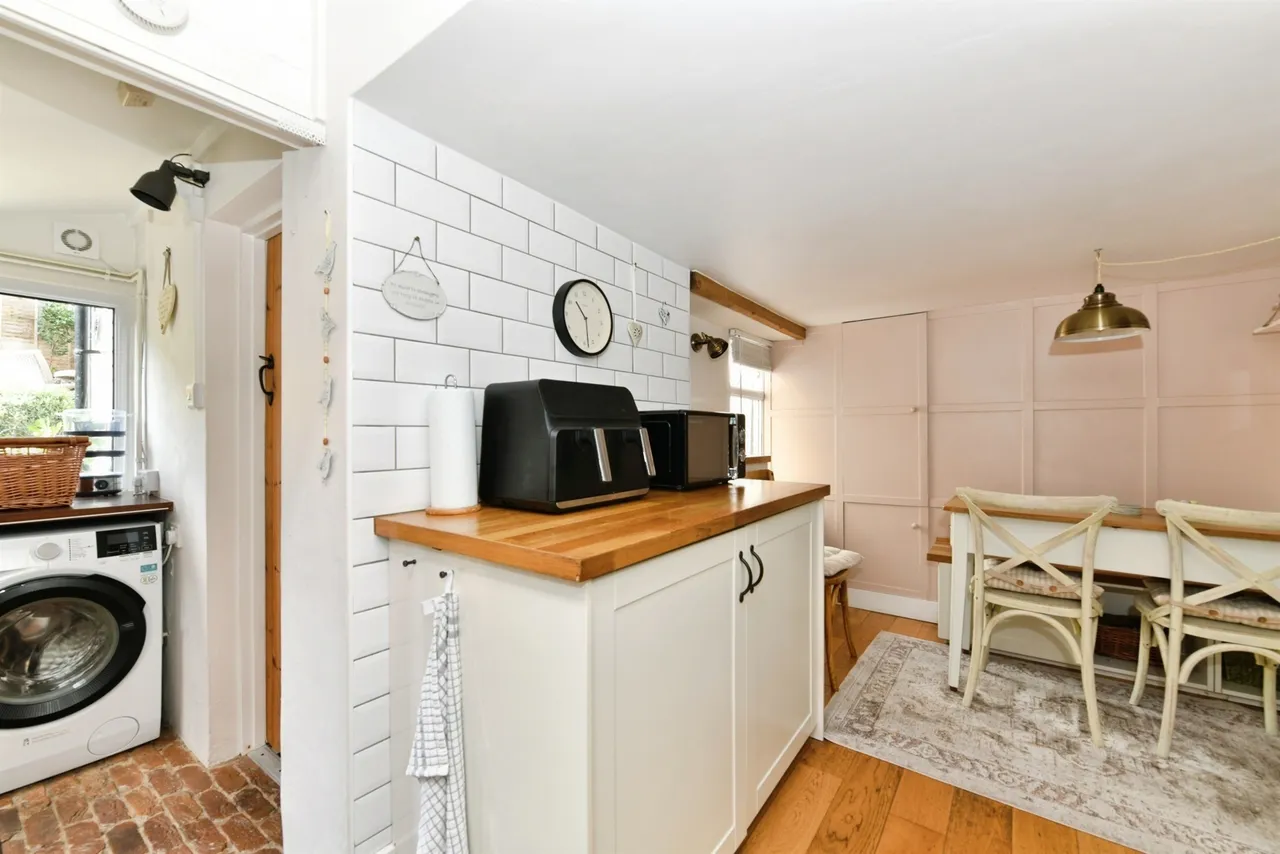 Court Lane, Bratton, BA13, photo 27