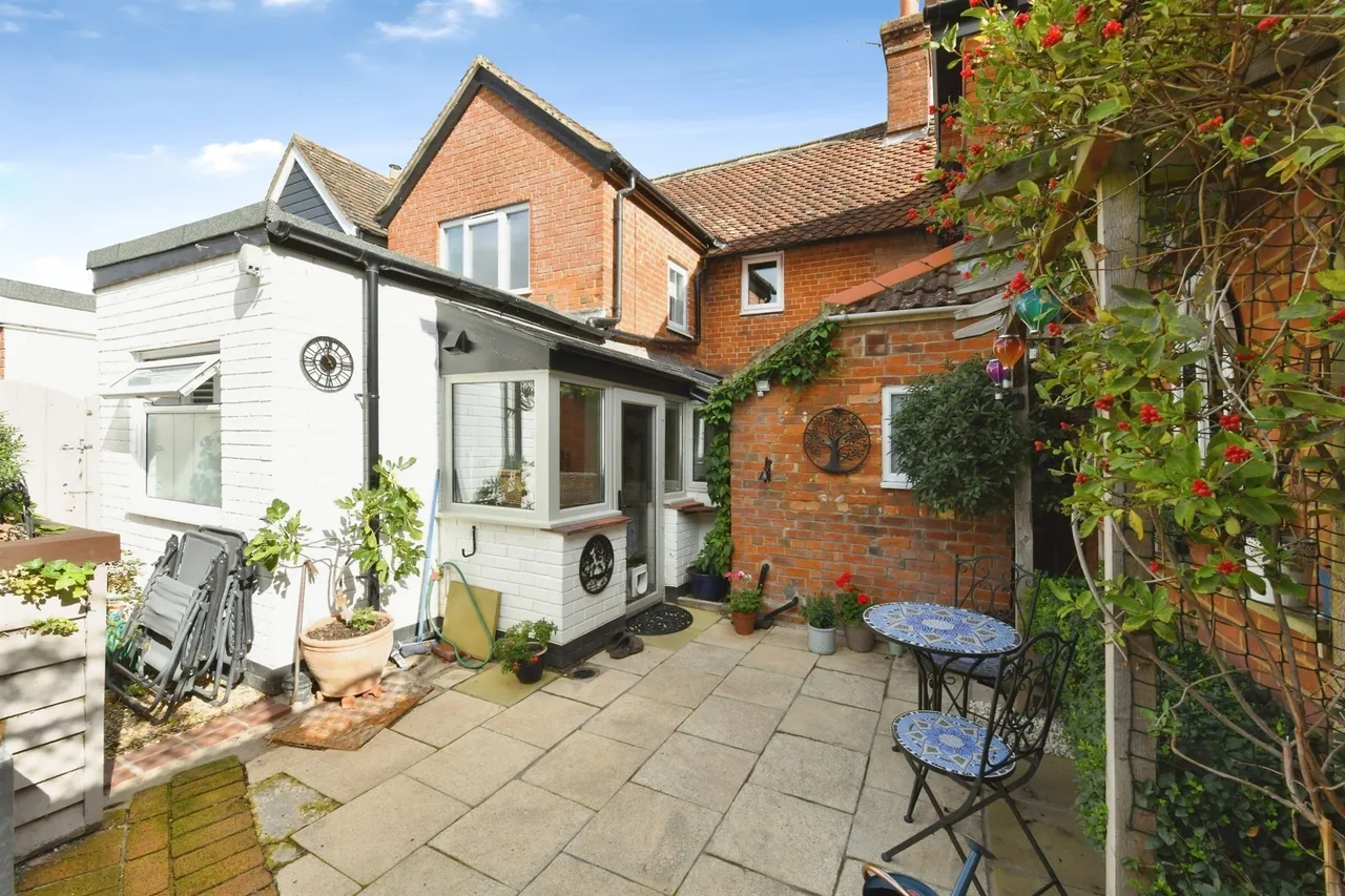 Court Lane, Bratton, BA13, photo 10
