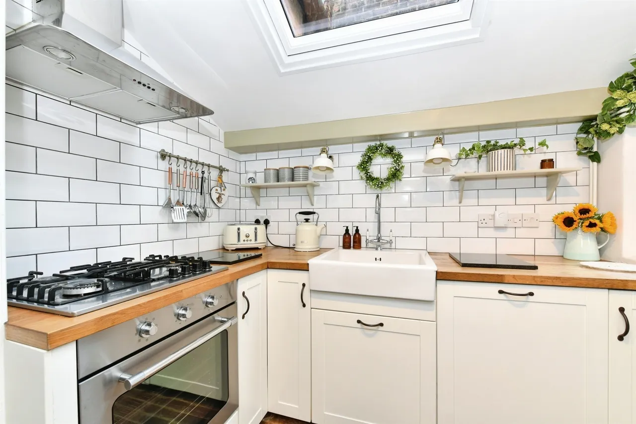 Court Lane, Bratton, BA13, photo 28