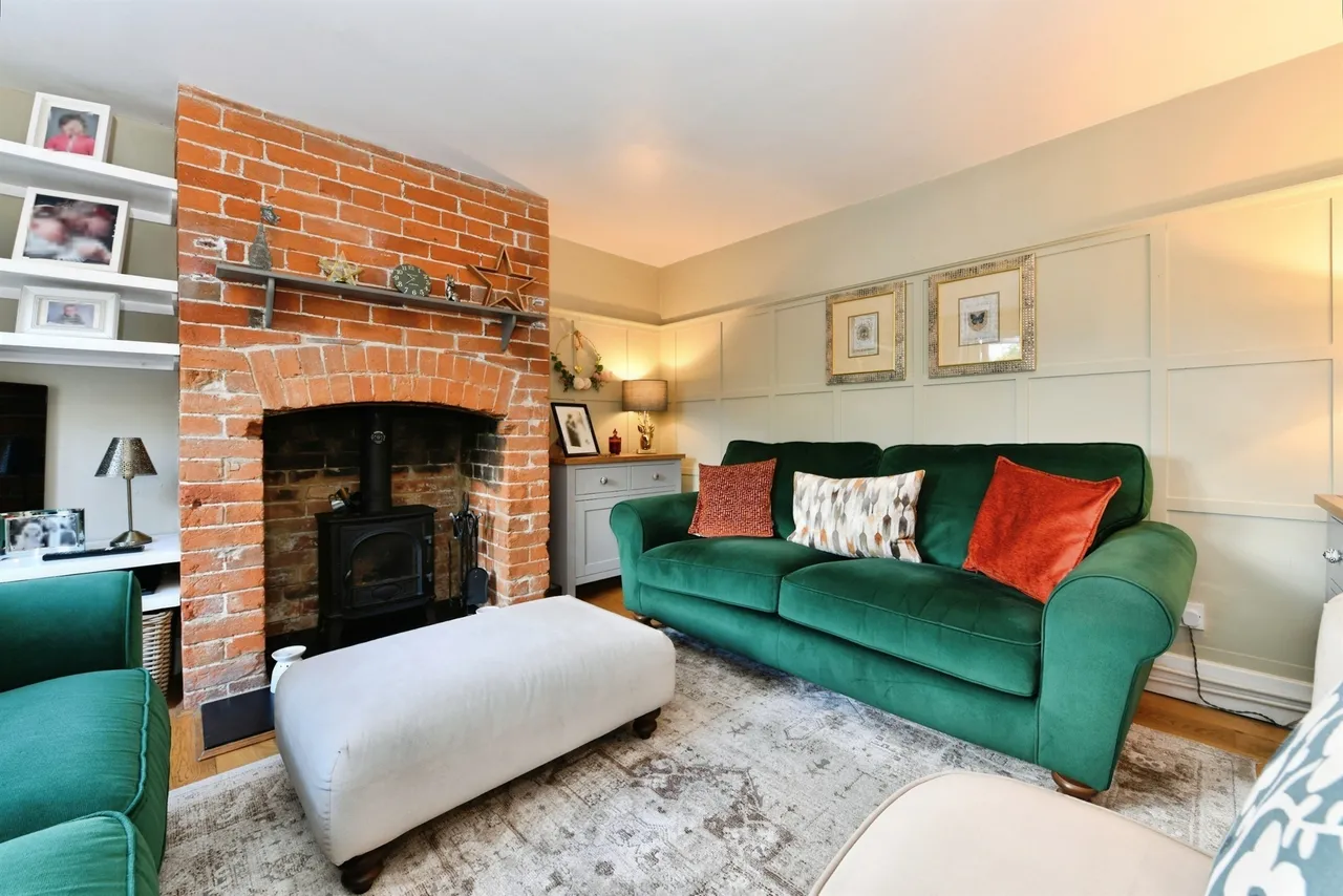 Court Lane, Bratton, BA13, photo 32