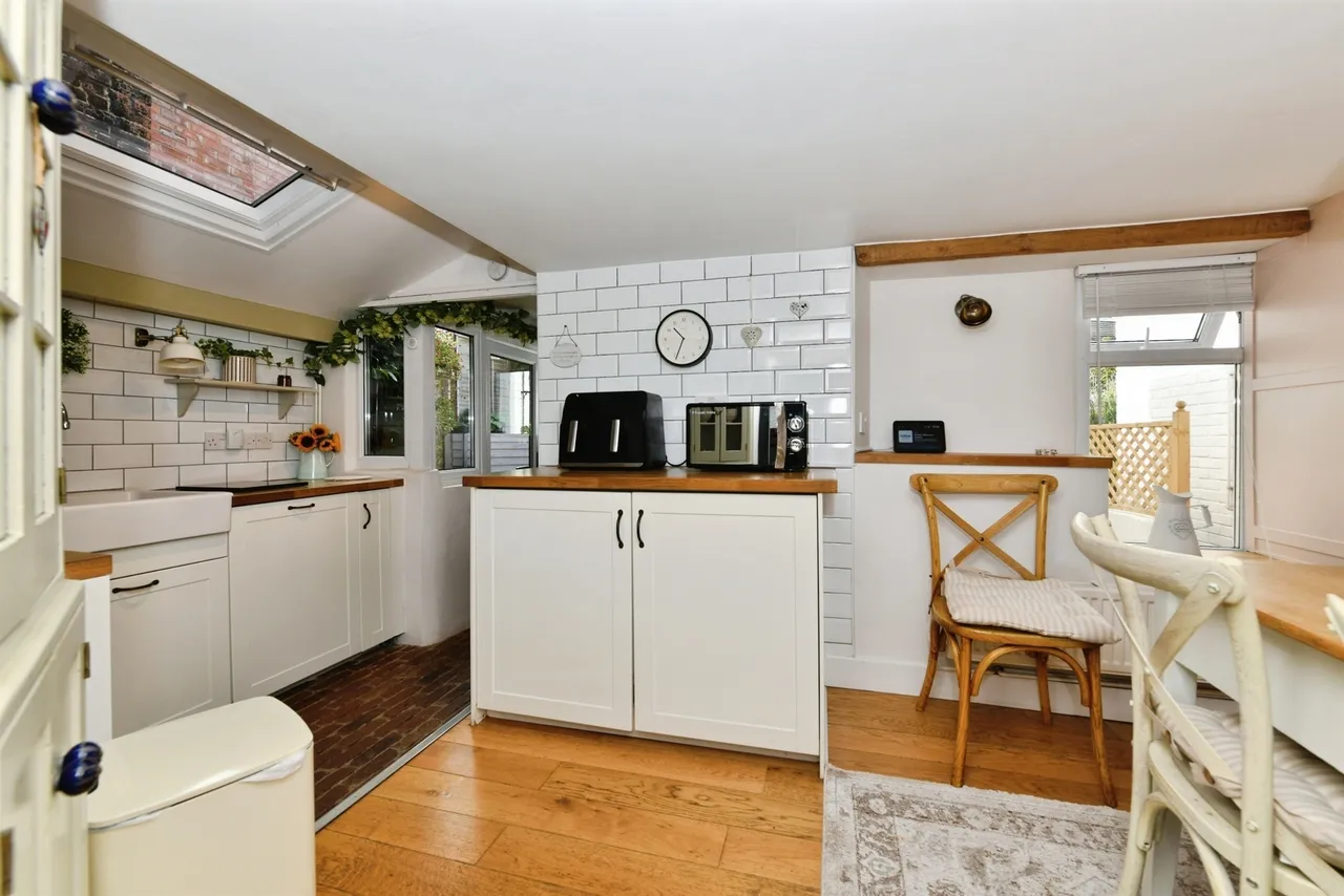 Court Lane, Bratton, BA13, photo 31