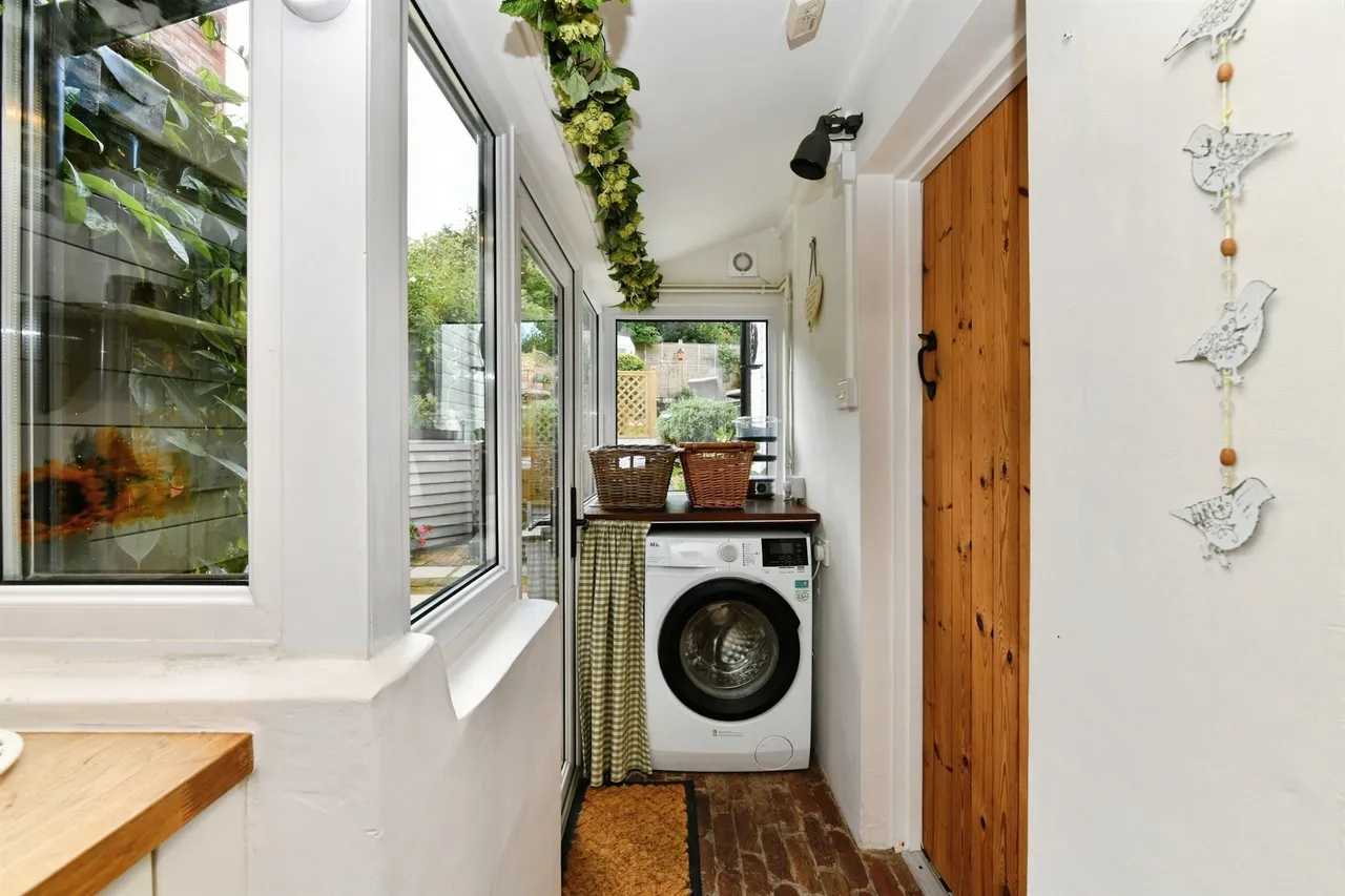 Court Lane, Bratton, BA13, photo 23