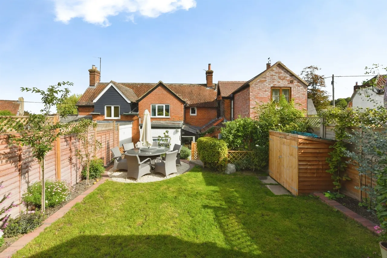 Court Lane, Bratton, BA13, photo 13