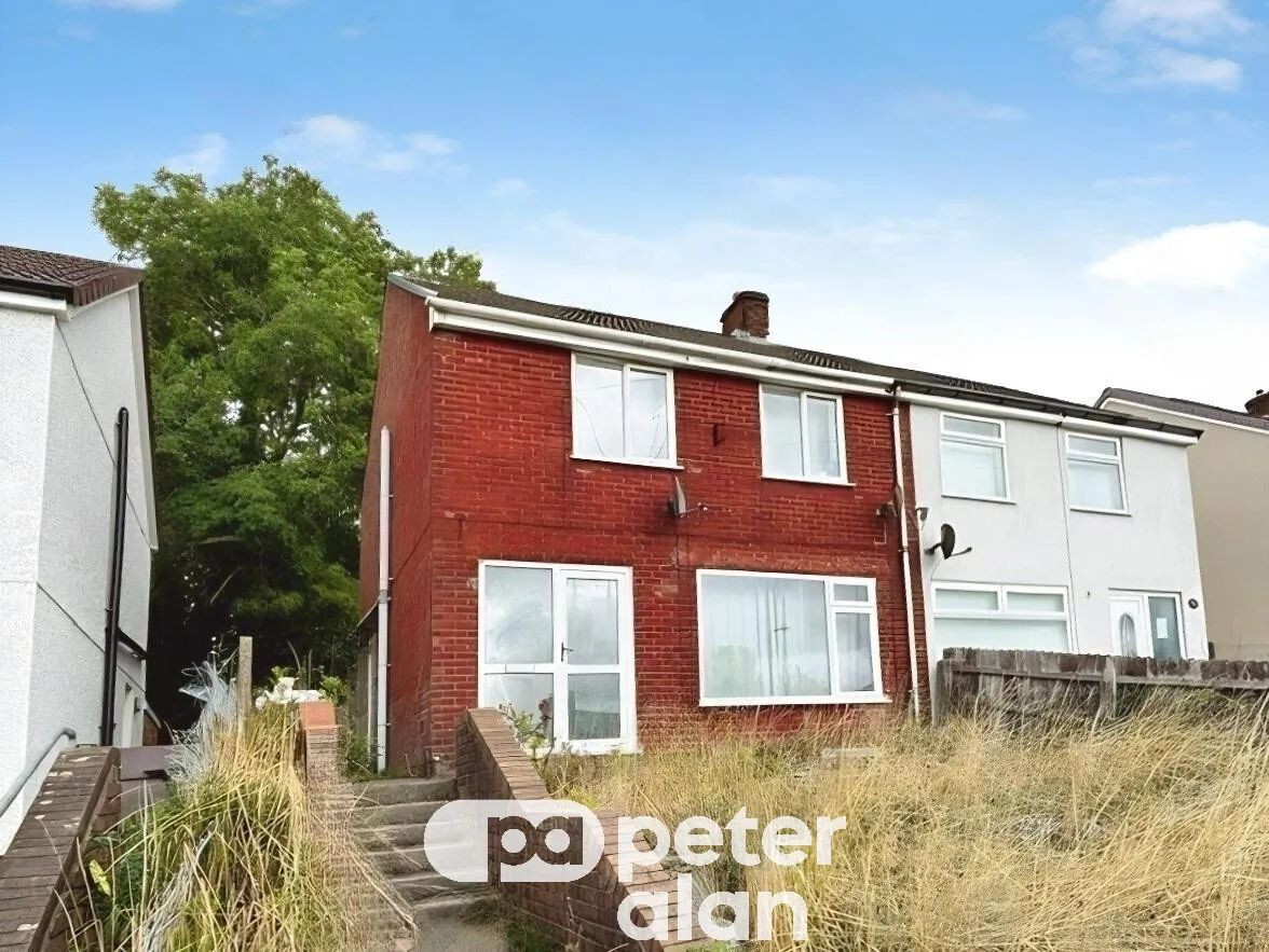 3 bed land to rent, Cedar Road, Newport, NP11