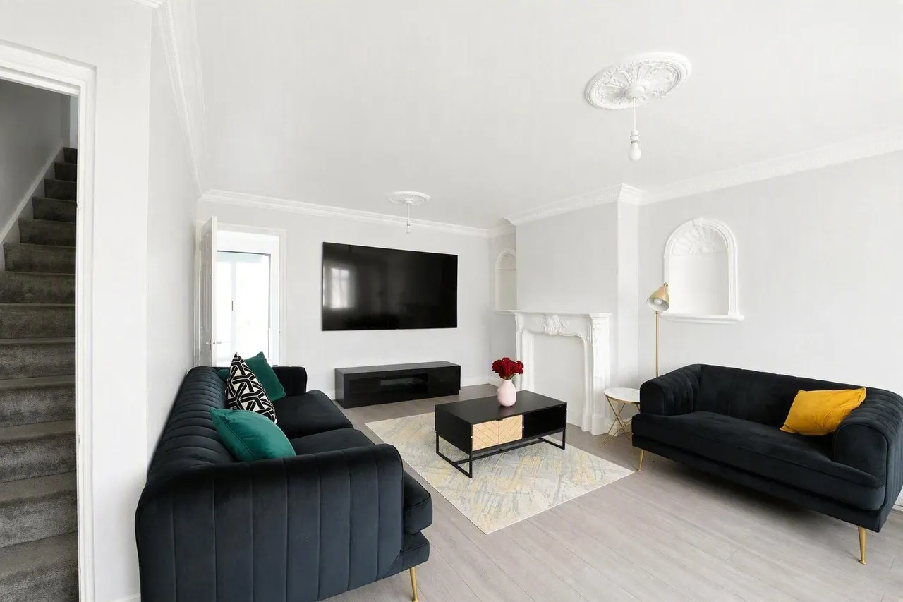 Flamingo Walk, Hornchurch, RM12, photo 3